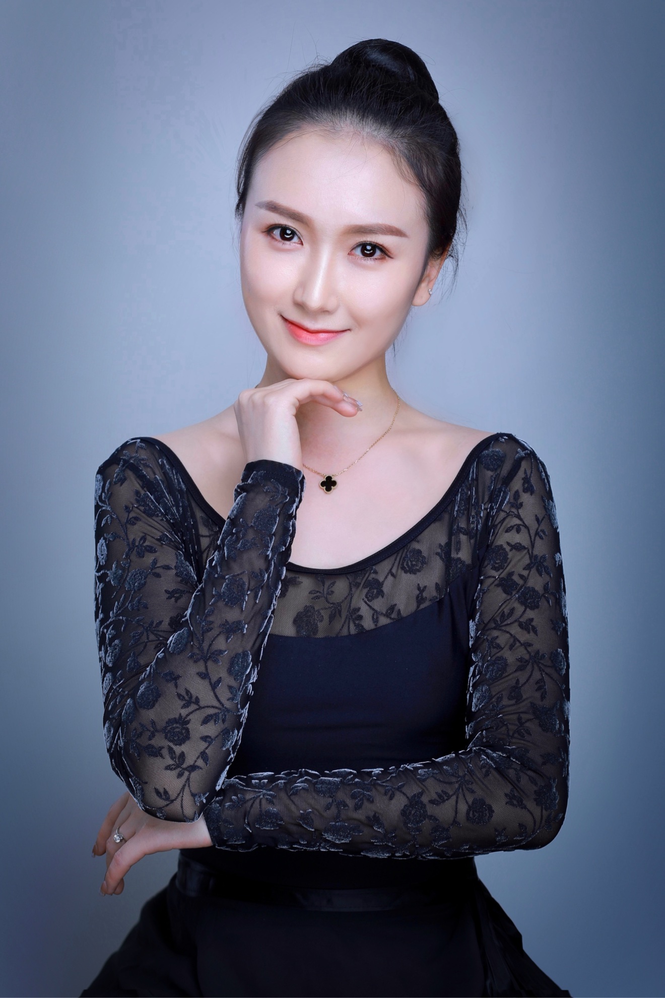 李亚男老师人像